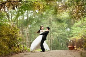 <strong>Jak sprawnie przebrnąć przez wybór fotografa ślubnego?</strong>